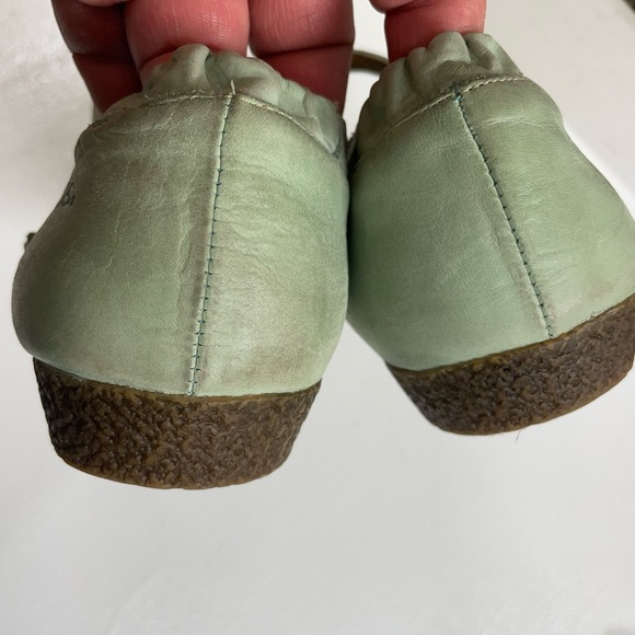 Taos Footwear Women's Green Mary Jane Shoes - Picture 4 of 5